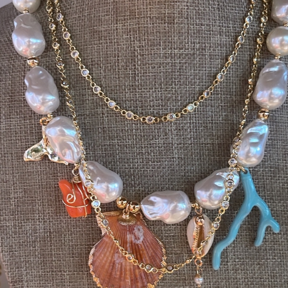 Shells Pearl Necklace - Picture 2 of 5